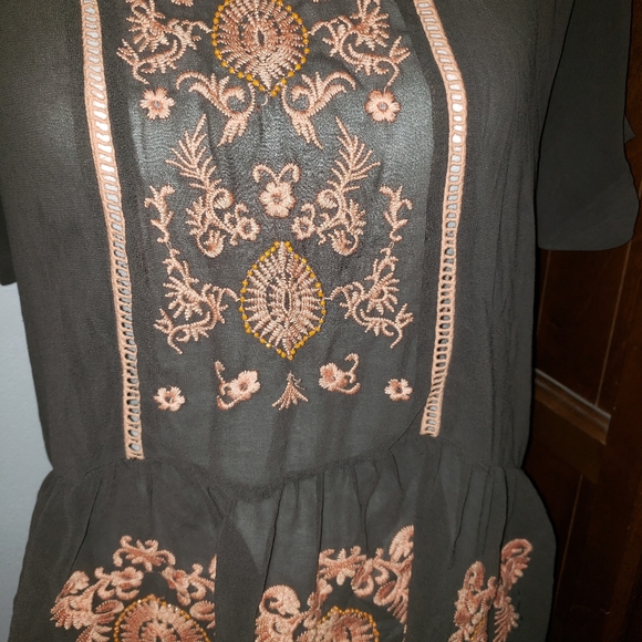 Boho flowy embroidered top - Picture 7 of 8